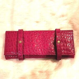 Elegant Crocodile-Embossed Red Clutch